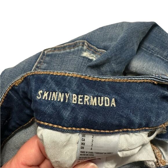 American Eagle Skinny Bermuda Stretch Denim Jean Short Distressed size 2 - Picture 6 of 7